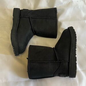 Ugg Classic Short II Waterproof Boot sz 8